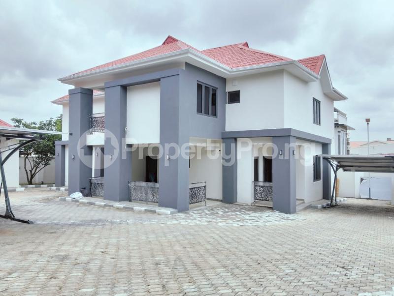 6 bedroom House for rent 6th Avenue, Gwarinpa Abuja