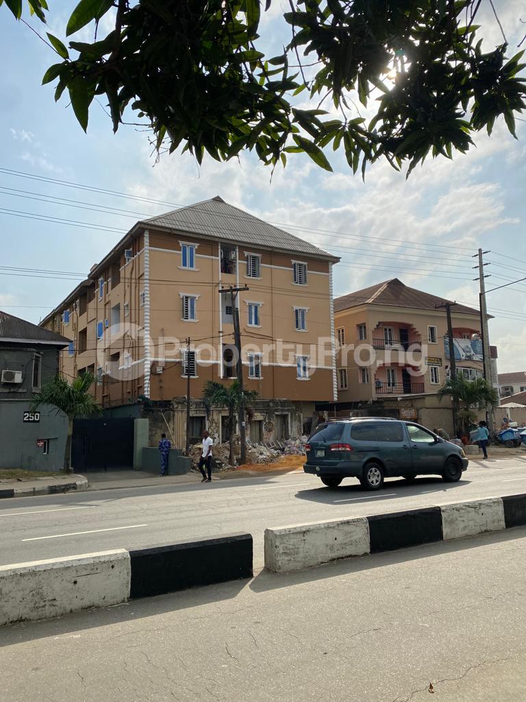 1 bedroom Flat / Apartment for rent Alagomeji Adekunle Yaba Lagos