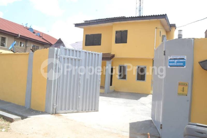 7 bedroom House for sale Off Ikotun Road, Ikotun/Igando Lagos