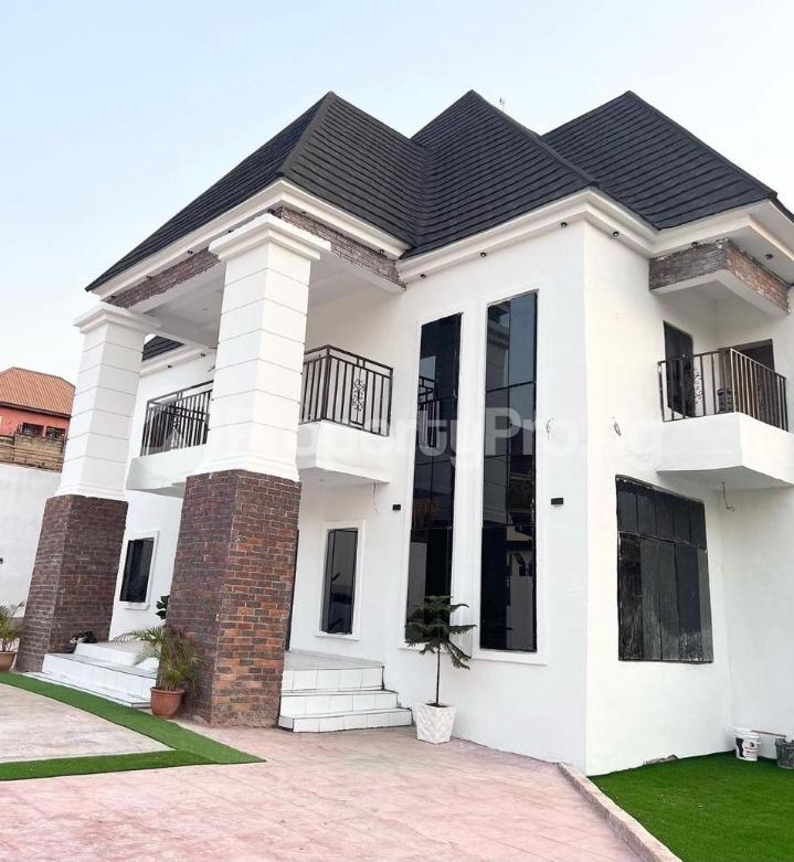 7 bedroom House for sale Best London City Estate, Asaba Delta