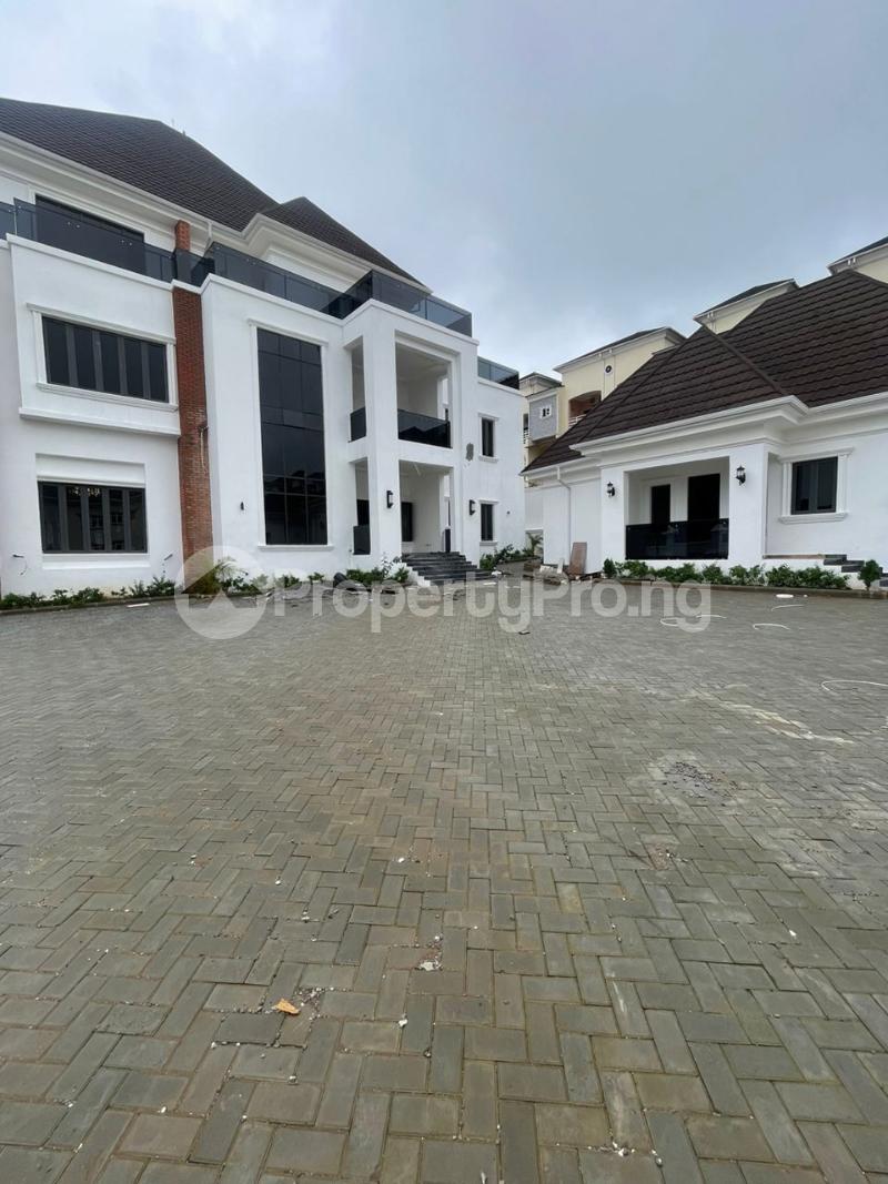7 bedroom House for sale Heart Of Guzape Abuja
