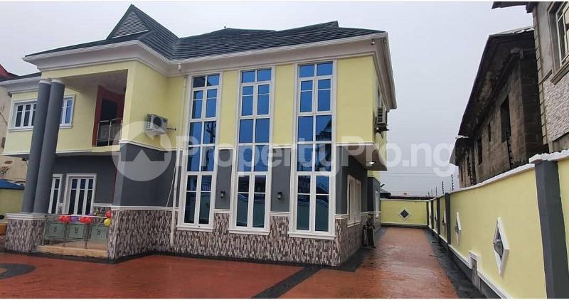7 bedroom House for sale Williams Estate, Egbeda Akowonjo Alimosho Lagos
