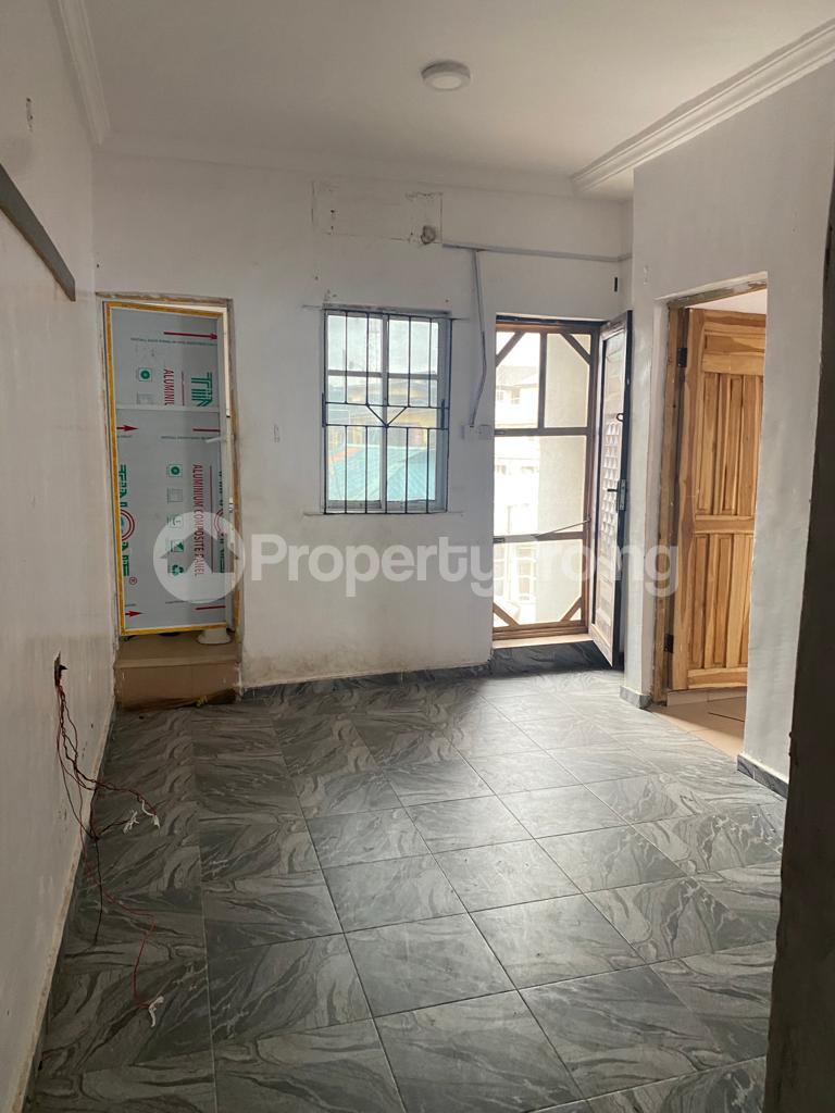 1 bedroom Flat / Apartment for rent Onipanu Shomolu Lagos