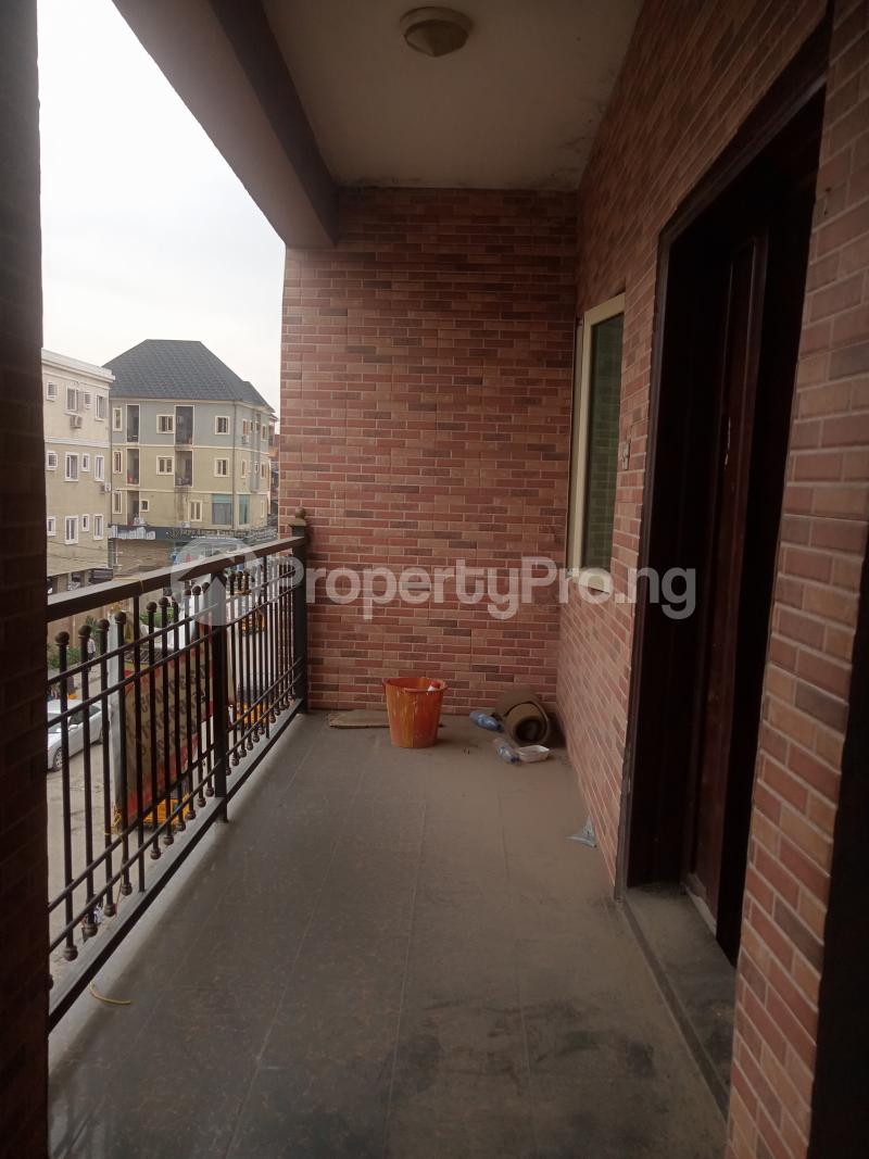 3 bedroom Commercial Property for rent Adekunle Yaba Lagos