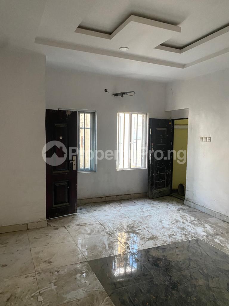 2 bedroom Flat / Apartment for rent Ebute Metta Adekunle Yaba Lagos - 6