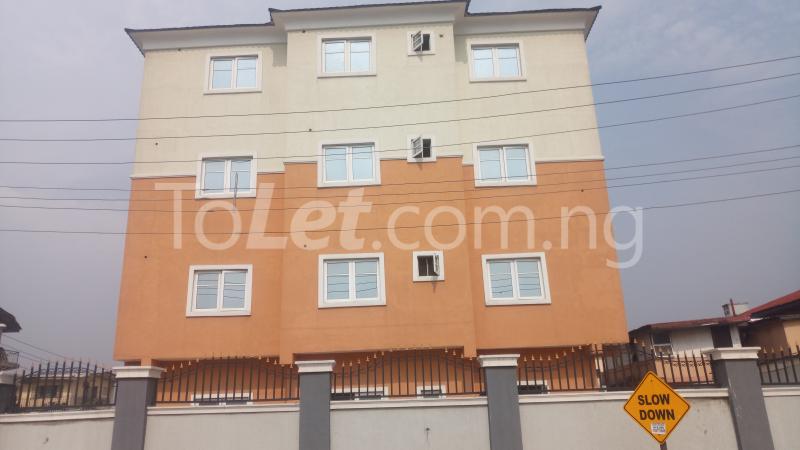 3 bedroom Flat / Apartment for sale By Hughes Avenue ( Close To Sweet Sensation) Alagomeji Yaba Lagos