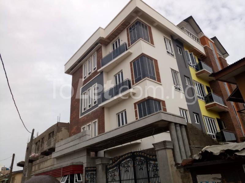 3 bedroom Flat / Apartment for rent   Alagomeji Yaba Lagos