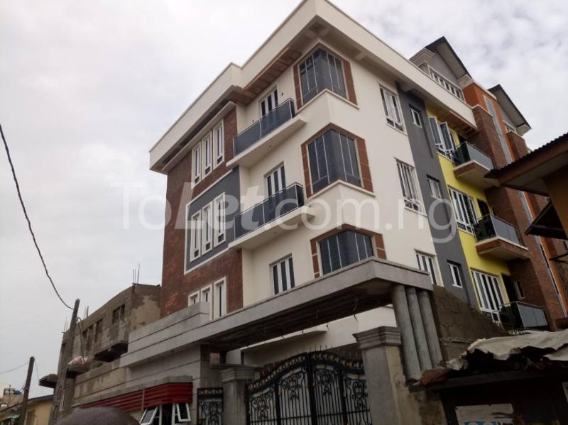 3 bedroom Flat / Apartment for rent   Alagomeji Yaba Lagos - 0