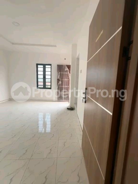 1 bedroom Flat / Apartment for sale Off Bajulaye Road Shomolu Lagos