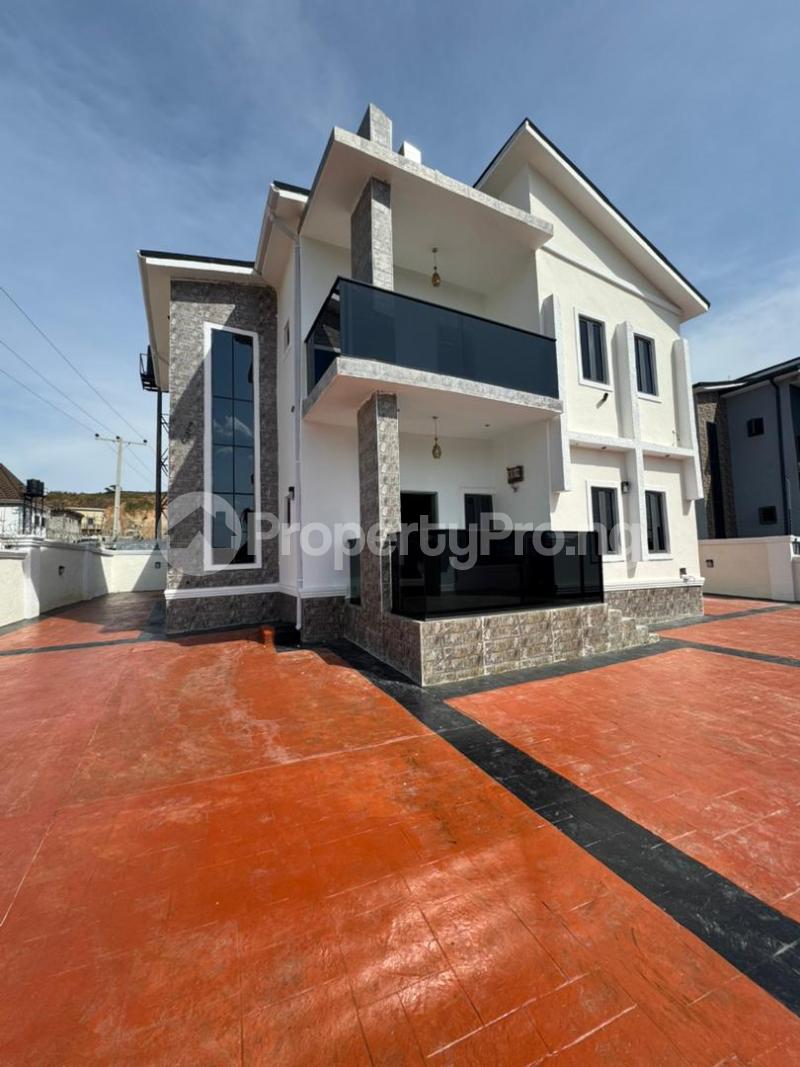 4 bedroom House for sale Along Von Garden Estate Road Lugbe Abuja