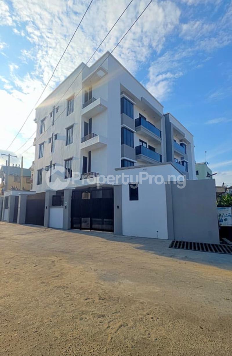 3 bedroom Flat / Apartment for sale Off Awolowo Way Awolowo way Ikeja Lagos