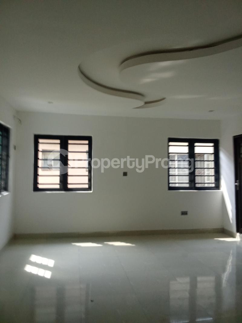 3 bedroom Flat / Apartment for rent Onikoyi Surulere Lagos