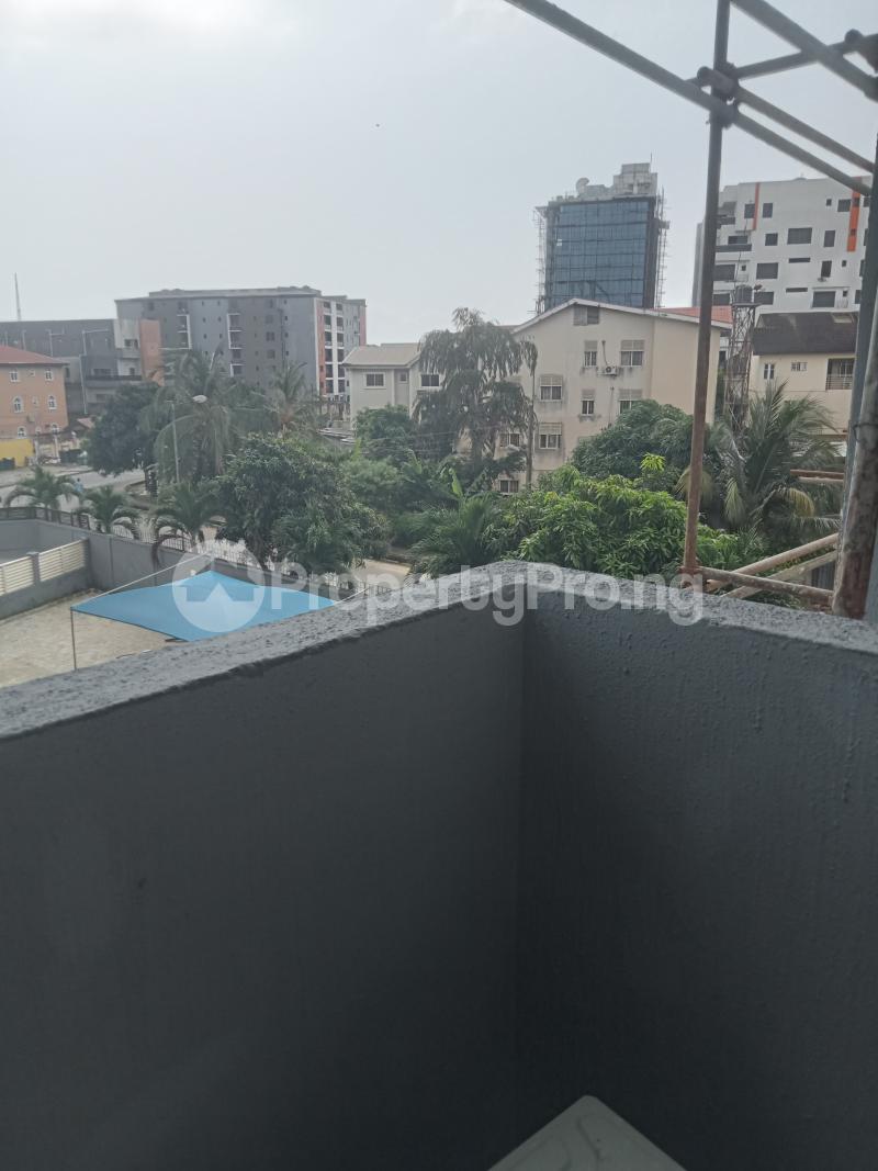 3 bedroom House for rent Phase 1 Admiralty Road Lekki Lagos