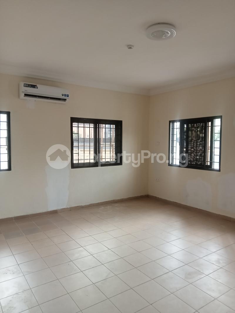 3 bedroom House for rent Phase 1 Admiralty Road Lekki Lagos