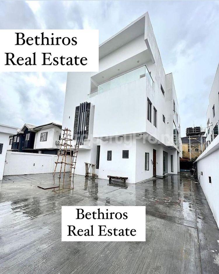 6 bedroom House for sale Lekki Lagos