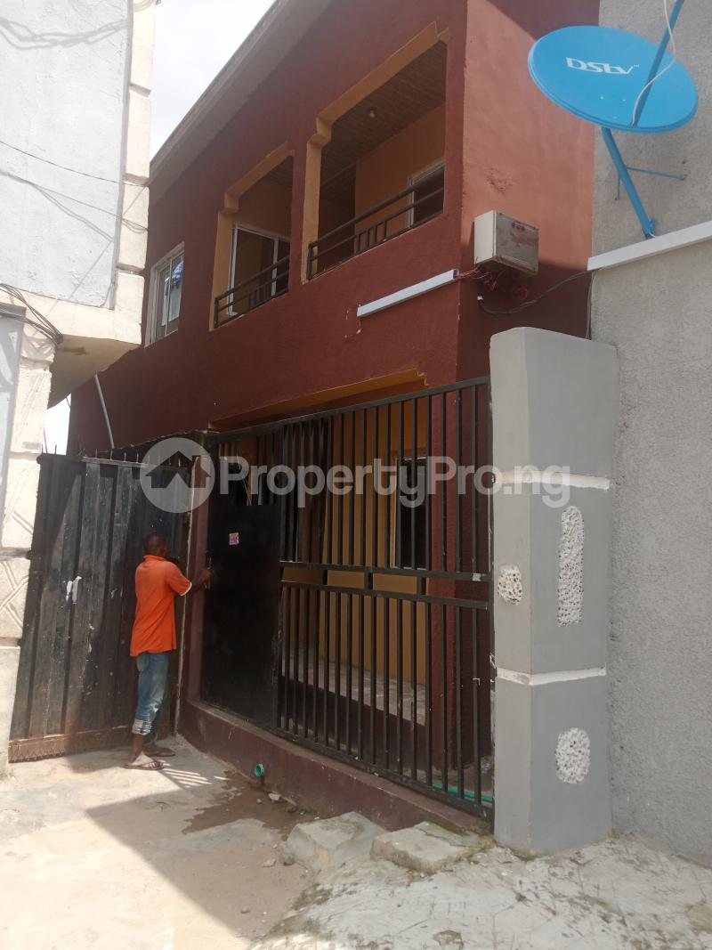 1 bedroom Flat / Apartment for rent Bajulaiye, Bariga Shomolu Lagos