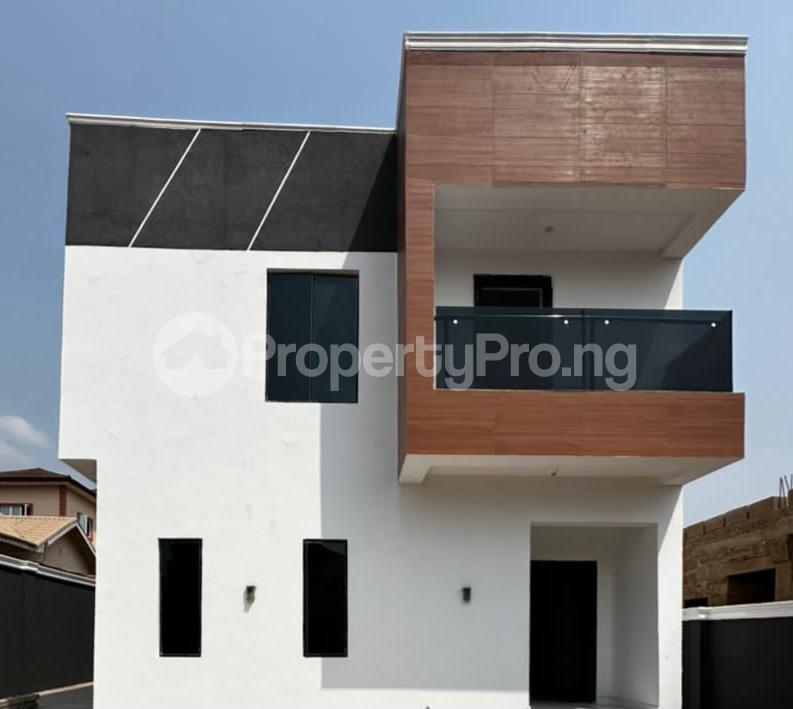 6 bedroom House for sale Omolayo Akobo Ibadan Oyo