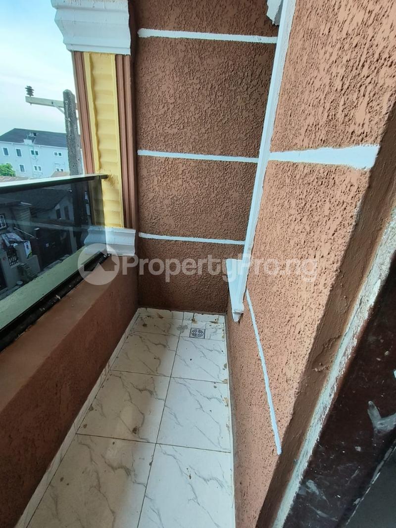 2 bedroom Flat / Apartment for rent Off Pedro Road, Shomolu, Lagos. Shomolu Shomolu Lagos