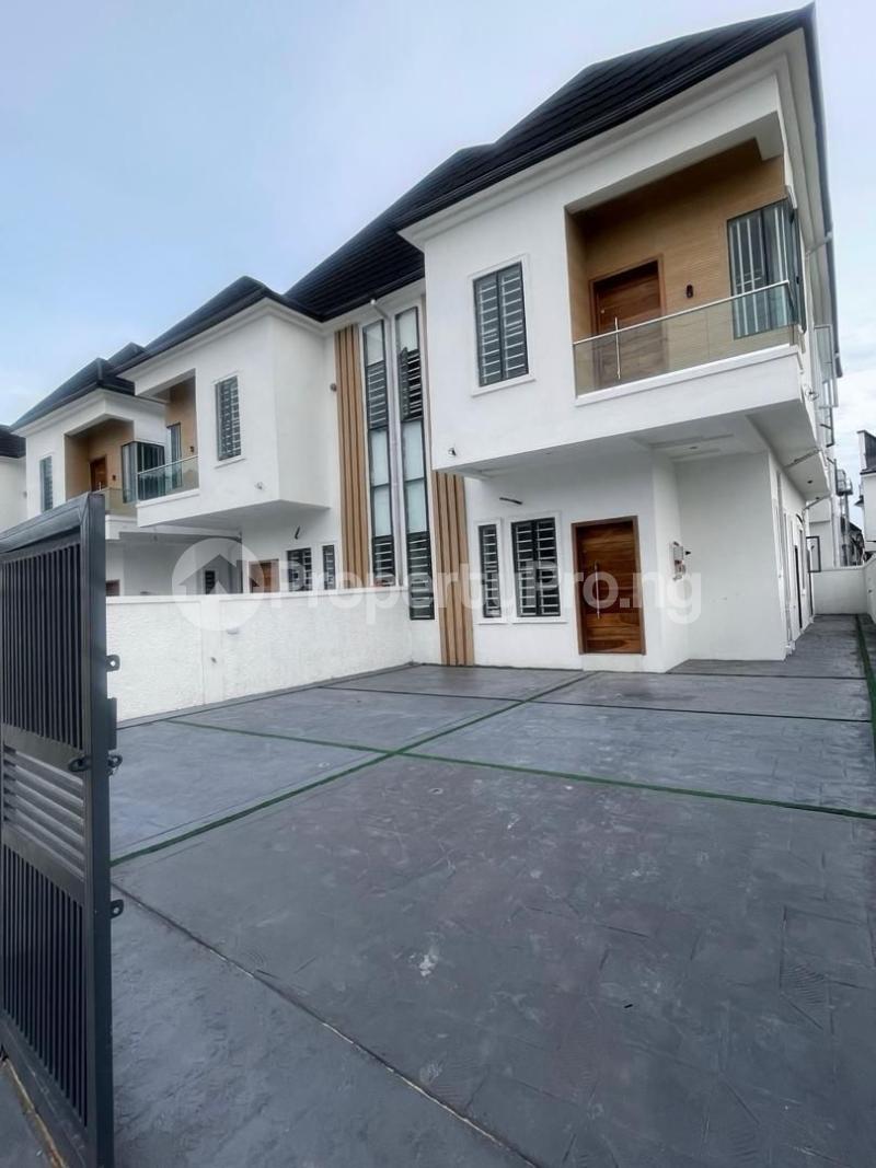 4 bedroom House for sale Just After Chevron Tall Gate, Close To Black Bell And Megs Chicken Ikota Lekki Lagos
