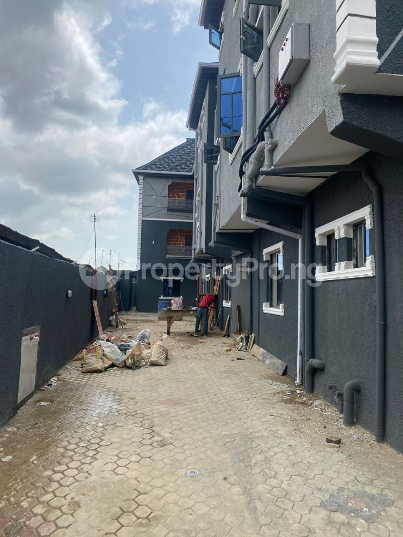 1 bedroom Flat / Apartment for rent Off Apata Shomolu Lagos