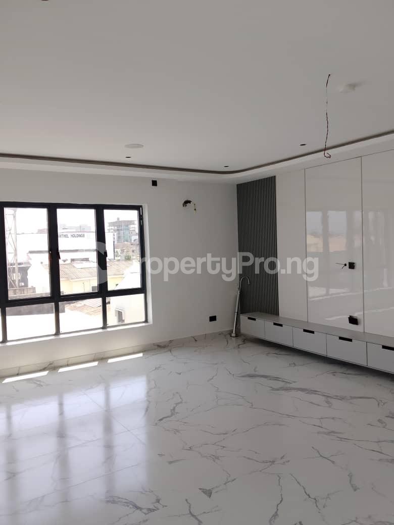 4 bedroom House for rent Off Ninalowo Olarenwaju Street Lekki Phase 1 Lekki Lagos