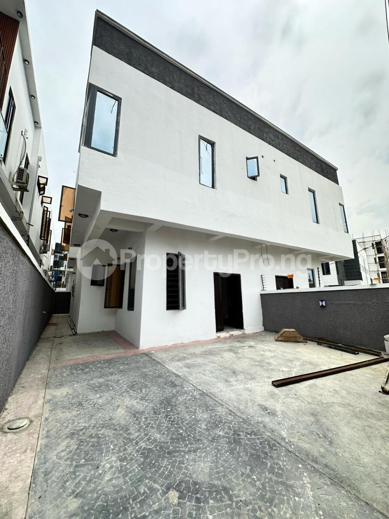 4 bedroom House for sale Ologolo Lekki Lagos