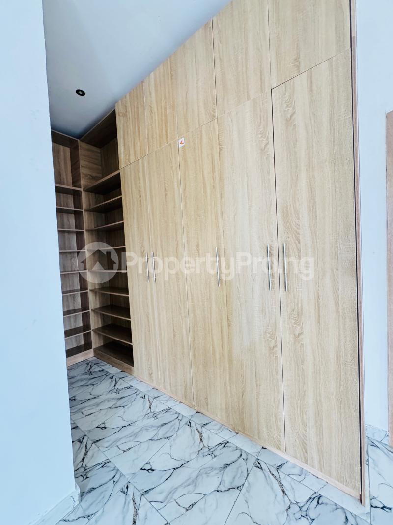 4 bedroom House for sale Ajah Lekki Lagos Off Lekki-Epe Expressway Ajah Lagos