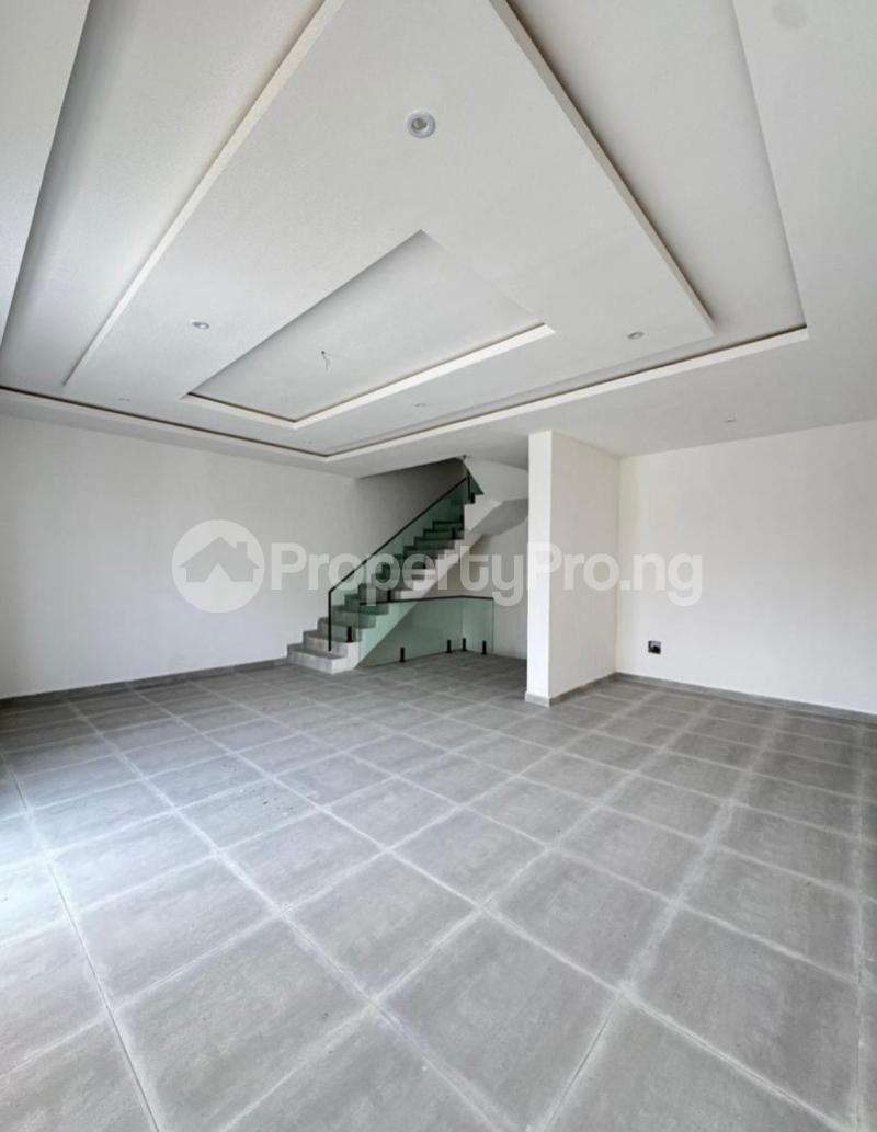 4 bedroom House for rent Adeniran Ogunsanya Surulere Lagos