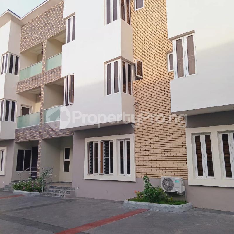 4 bedroom House for rent Admiralty Road Lekki Lagos