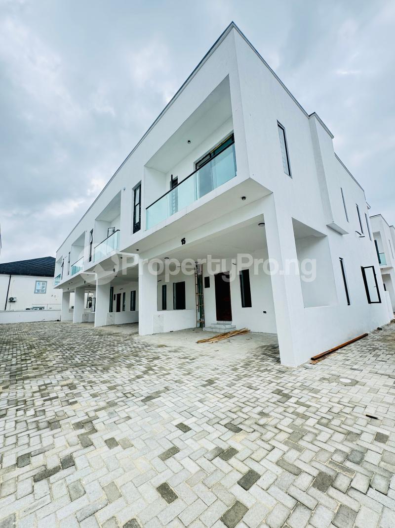 4 bedroom House for sale Orchid Road Lekki Lagos