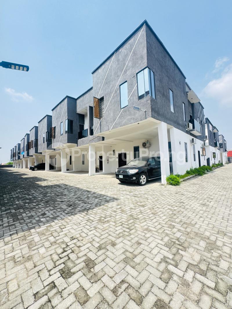 4 bedroom House for sale  Off Lekki-Epe Expressway Ajah Lagos
