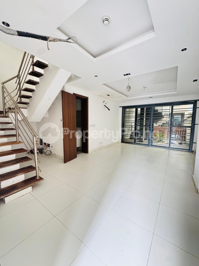 4 bedroom House for rent Chevron Lekki Lagos
