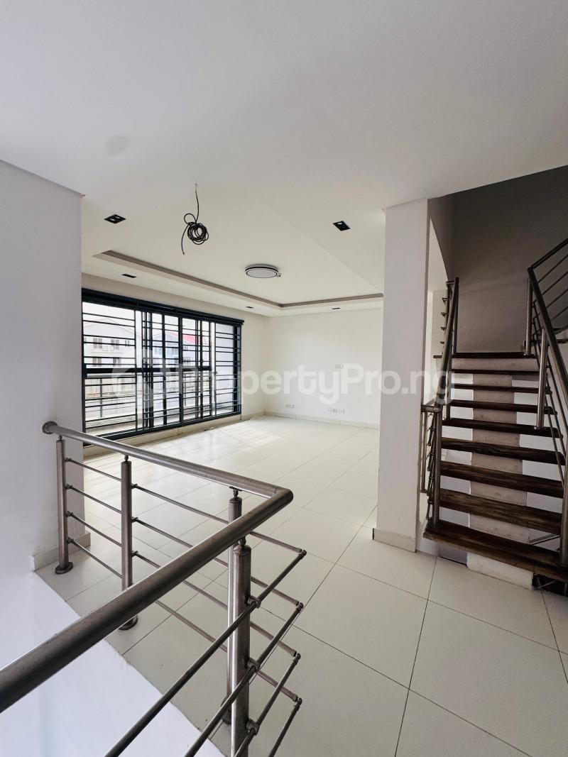 4 bedroom House for rent Chevron Lekki Lagos
