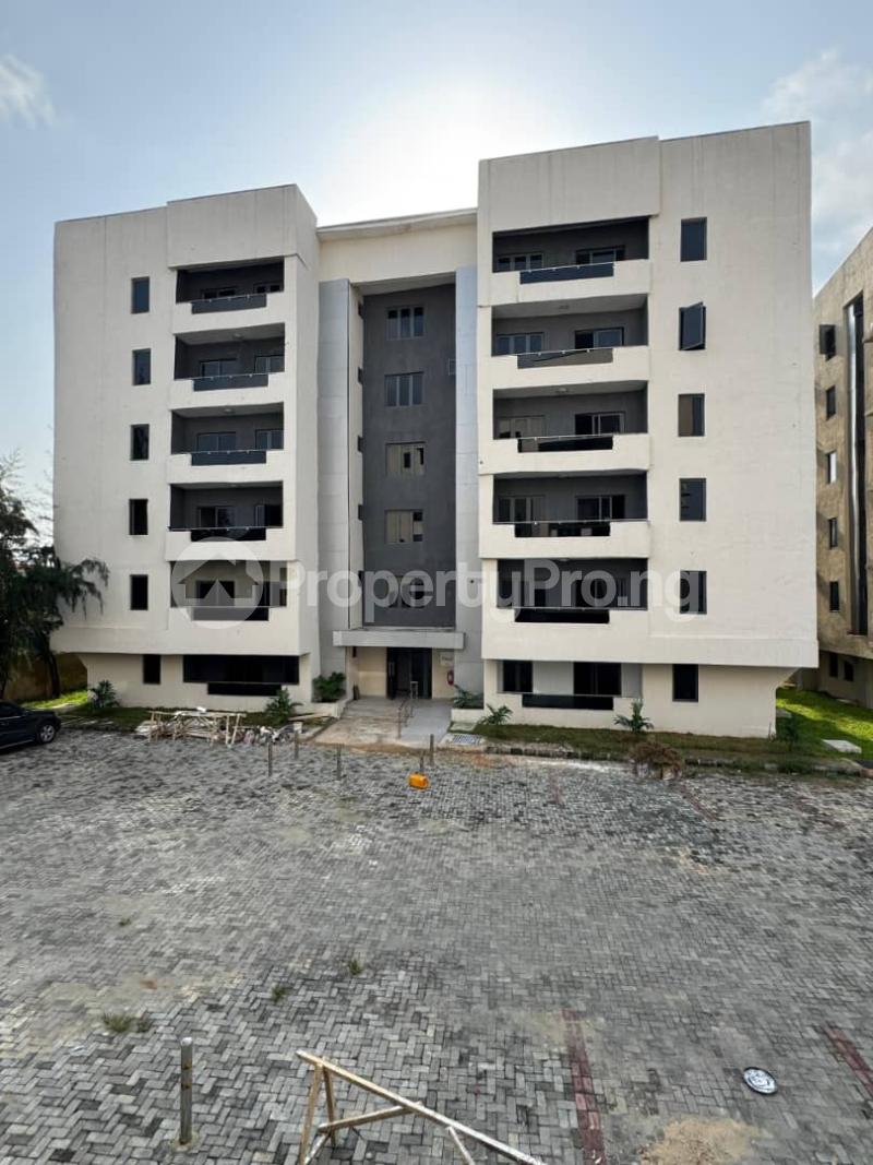 3 bedroom Flat / Apartment for sale Surulere Ogunlana Surulere Lagos - 0