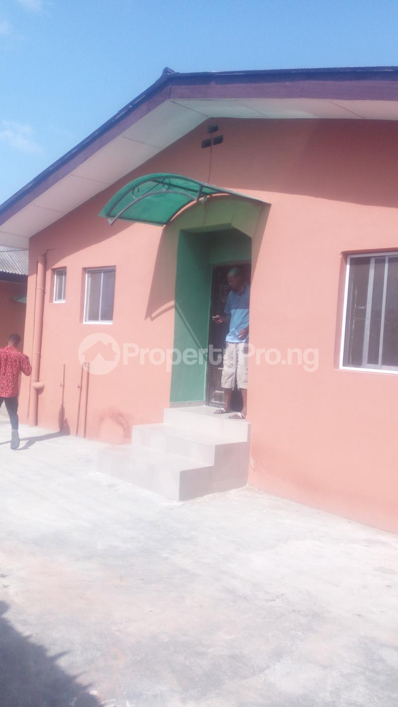 2 bedroom Flat / Apartment for rent Orisunbare. Lagos Mainland Orisunbare Alimosho Lagos