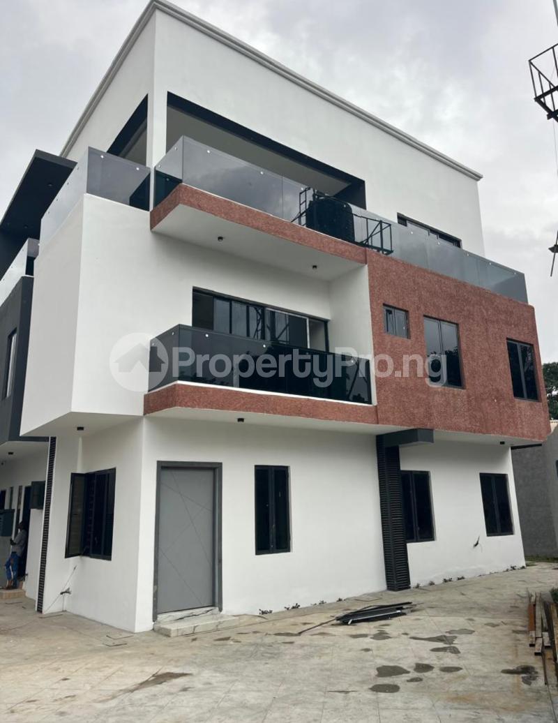 4 bedroom House for sale Inside Estate Mende Maryland Lagos