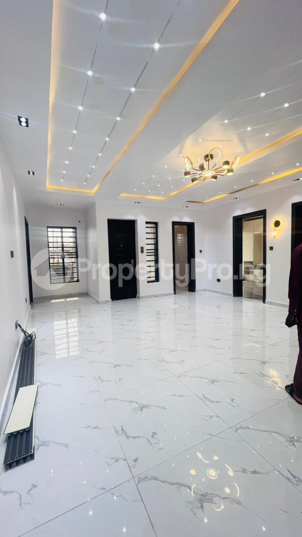 3 bedroom Flat / Apartment for sale Off Adelabu Surulere Lagos