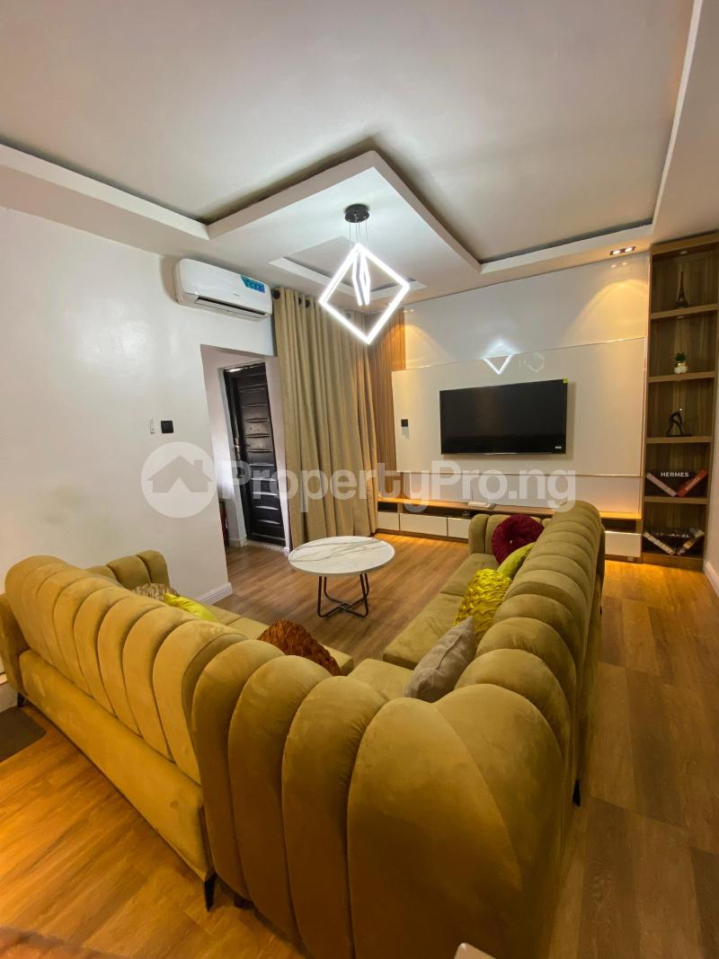 1 bedroom Flat / Apartment for shortlet  Onike Yaba Lagos