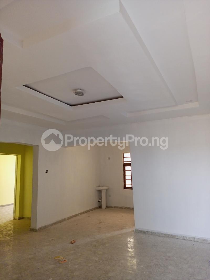 2 bedroom Flat / Apartment for rent Jakande Estate Okeafa Close To Fasheun Bridge Ago. Jakande Estate Isolo Lagos