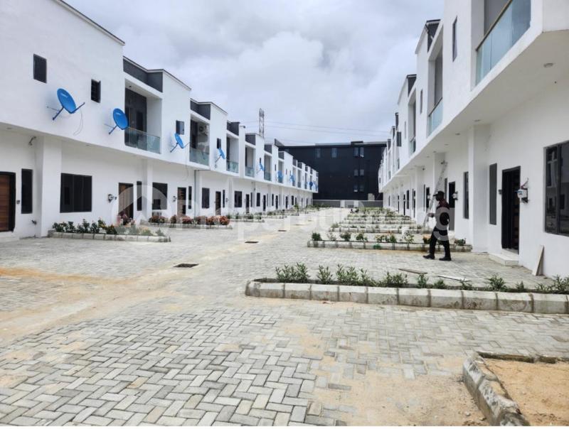 3 bedroom House for sale Igbo Efon Jakande, Lekki Lagos State. Jakande Lekki Lagos