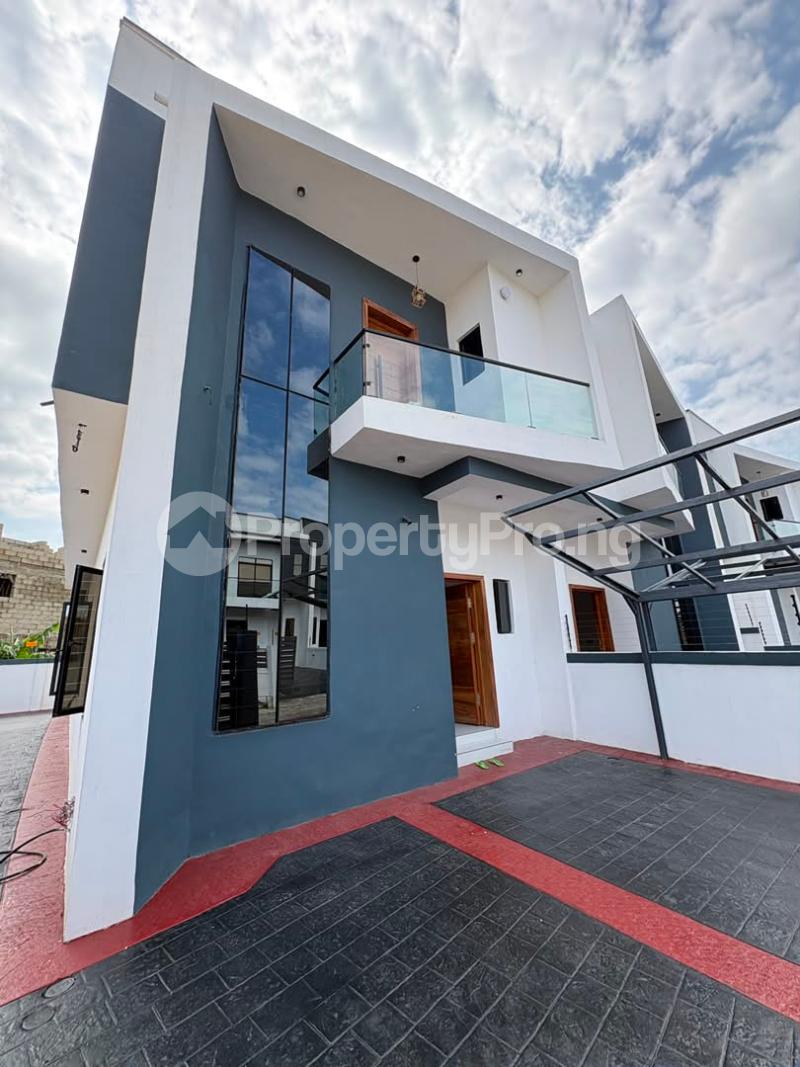 4 bedroom House for sale Lbs Sangotedo Ajah Lagos