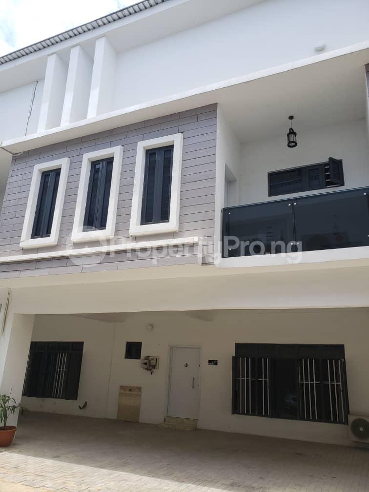 4 bedroom House for rent Orchid Hotel Road Lekki Lagos