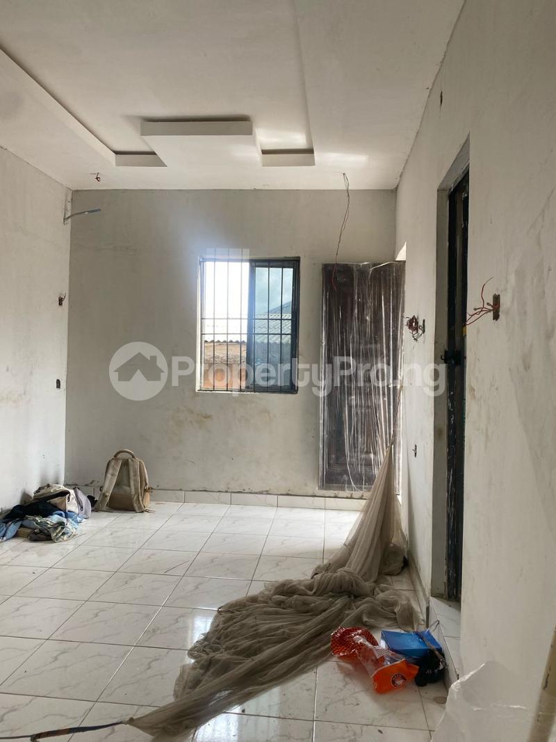 1 bedroom Flat / Apartment for rent Onipan Shomolu Lagos