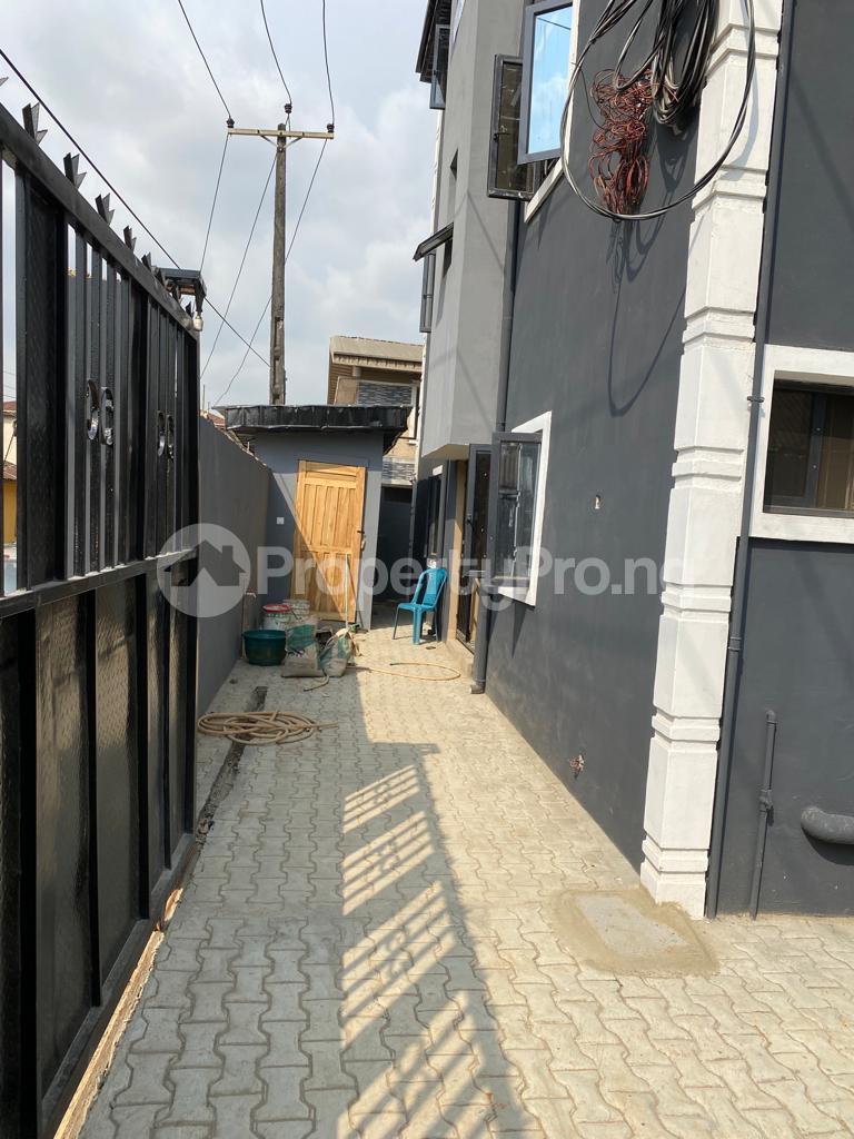 1 bedroom Flat / Apartment for rent Onipan Shomolu Lagos