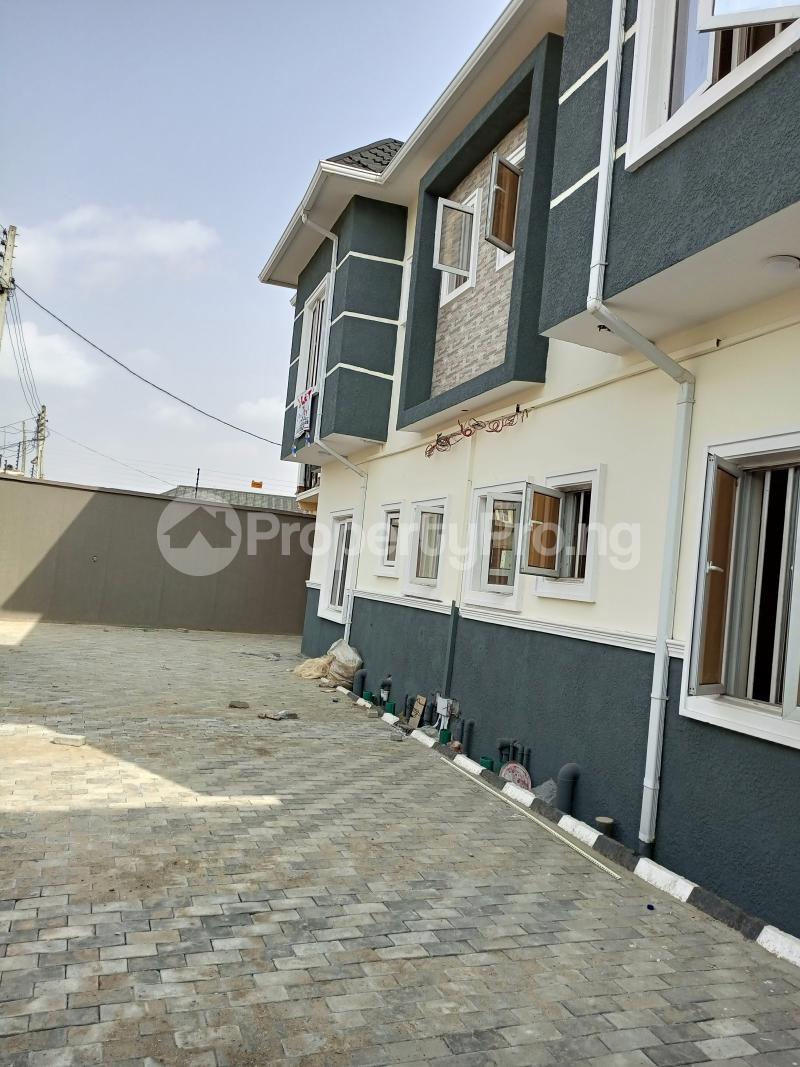 1 bedroom Flat / Apartment for rent Transformer Close To Fasheun Bridge Ago. Bucknor Isolo Lagos
