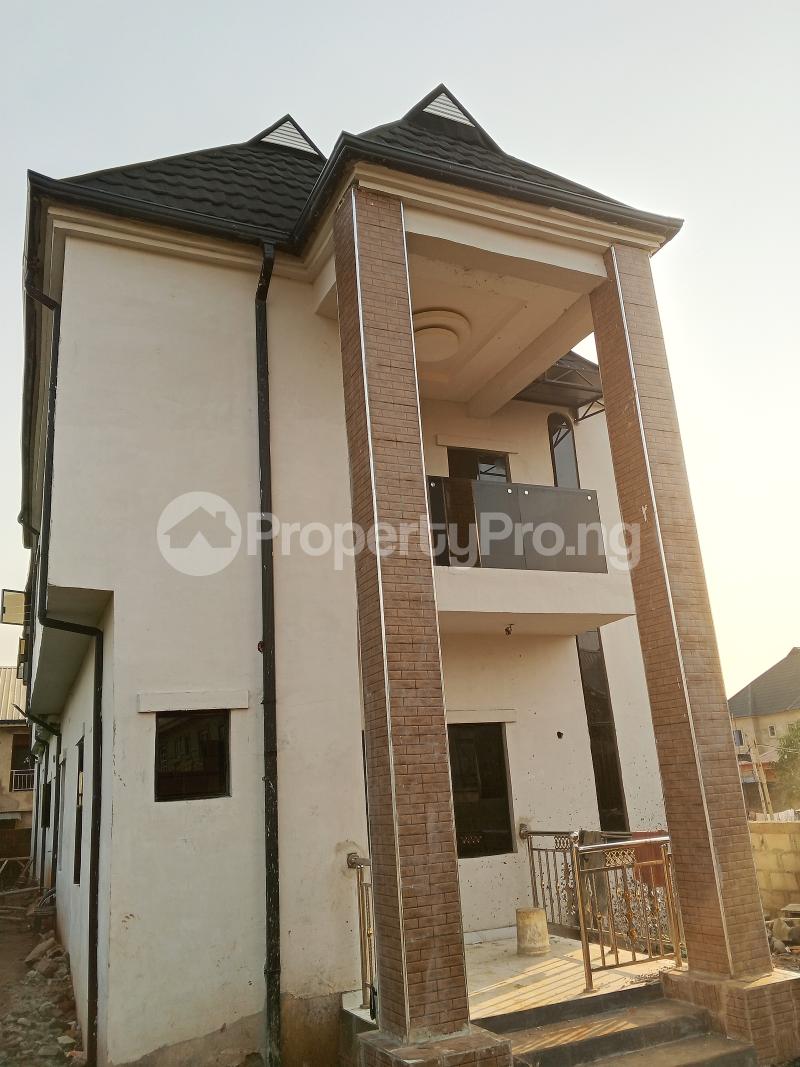 1 bedroom Flat / Apartment for rent Jakande Estate Jakande Estate Isolo Lagos