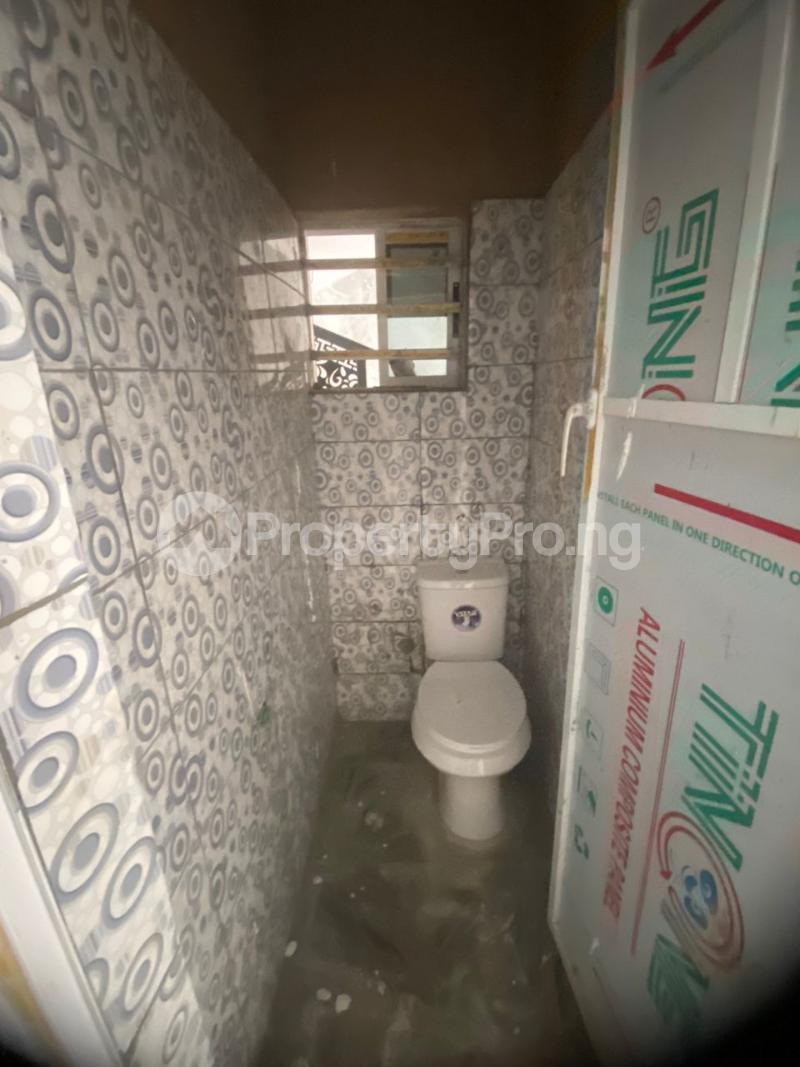 1 bedroom Flat / Apartment for rent Onipan Shomolu Shomolu Lagos