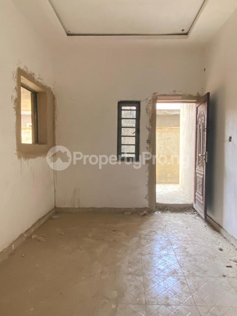 1 bedroom Flat / Apartment for rent Somolu Fola Agoro Yaba Lagos