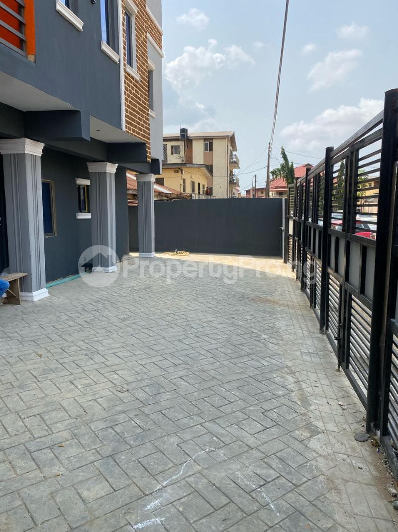 1 bedroom Flat / Apartment for rent Abule Oja Fola Agoro Yaba Lagos