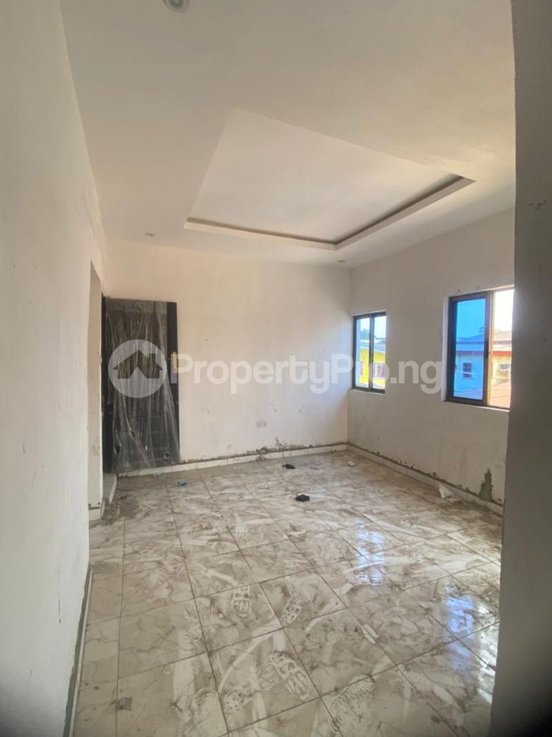 1 bedroom Flat / Apartment for rent Onipan Shomolu Lagos